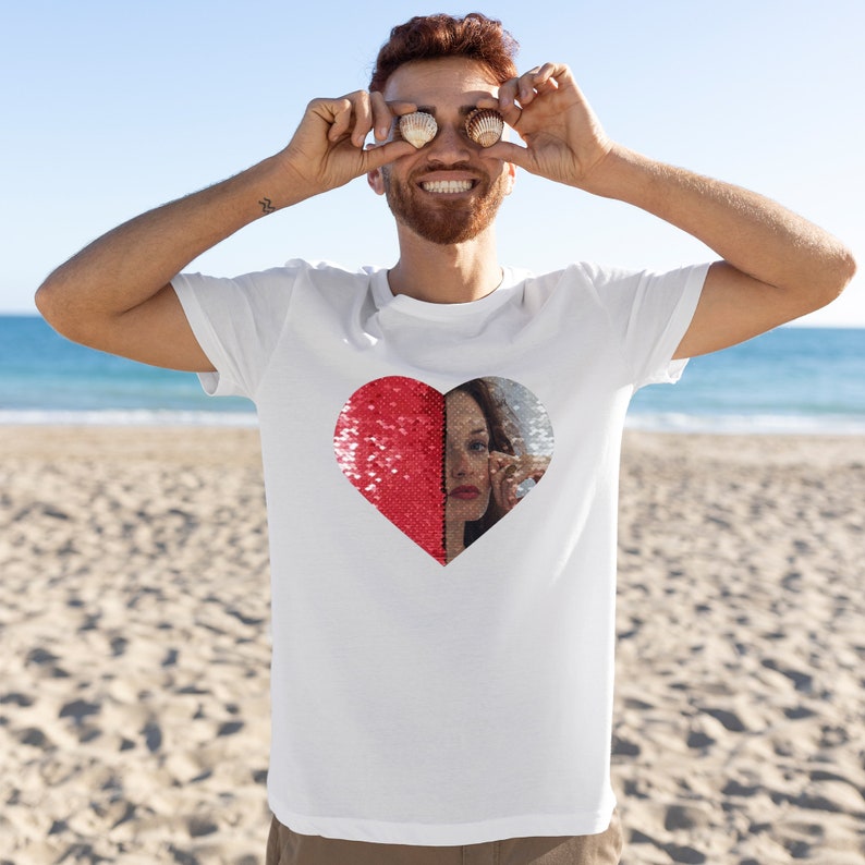 Camisa de lentejuelas personalizada con fotos Camisa unisex de lentejuelas personalizada en forma de corazón Camisas de lentejuelas con lentejuelas personalizadas Regalos para pareja imagen 6