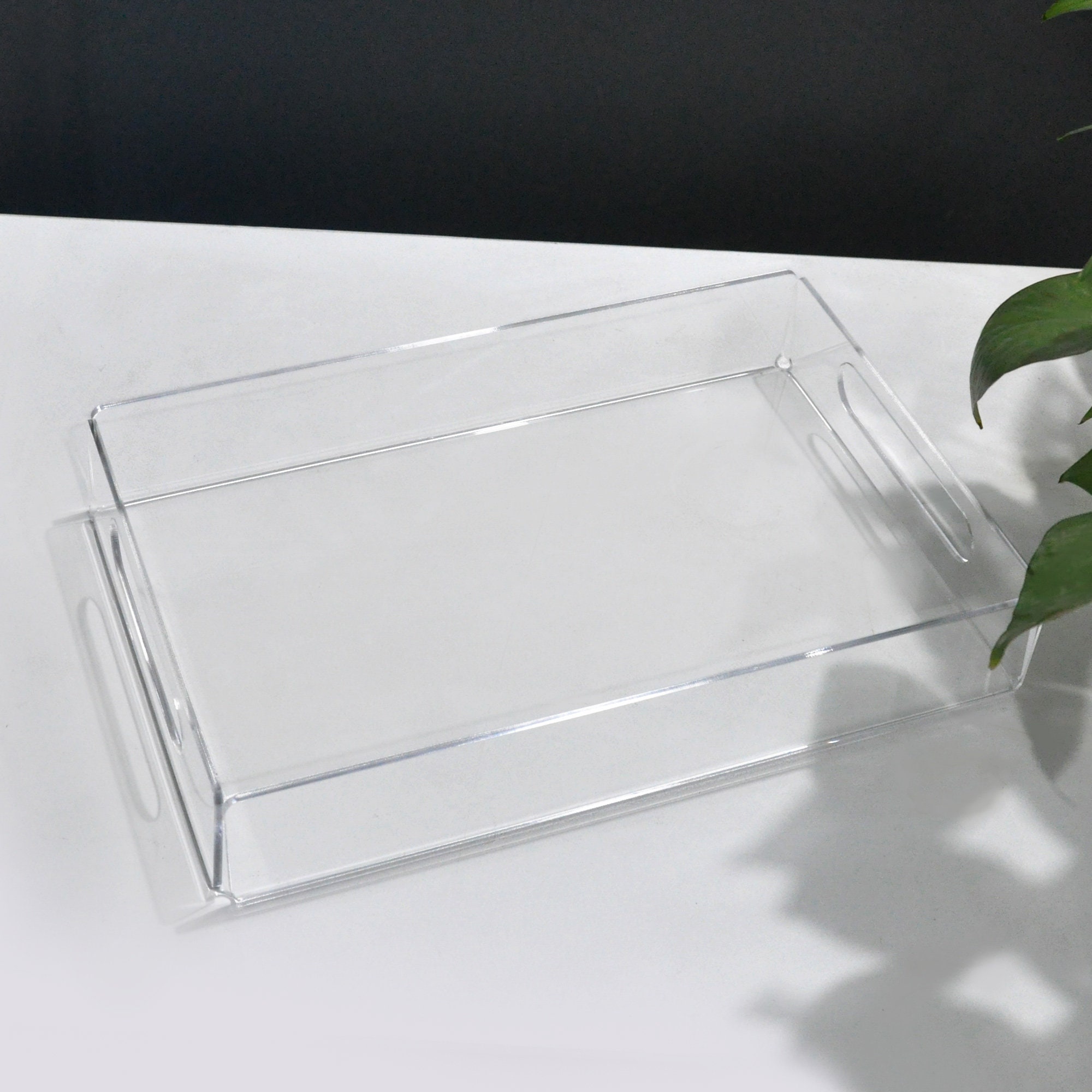 Wholesale Custom Transparent/Clear Lucite Acrylic Serving Tray with Handles  for Bar/Resturant/Coffee Shop - China Acrylic Tray and Marble Tray price