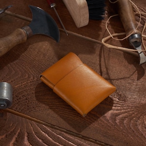Minimalistischer Kartenhalter aus Leder - Nahtlos, handgefertigt, Vintage-Stil