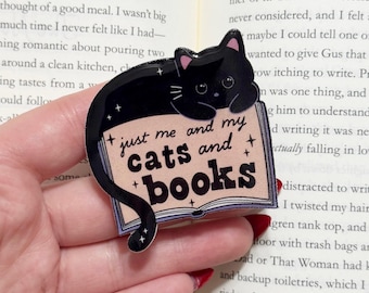 Spooky Cats & Books Kindle Grip: Halloween Phone Stand