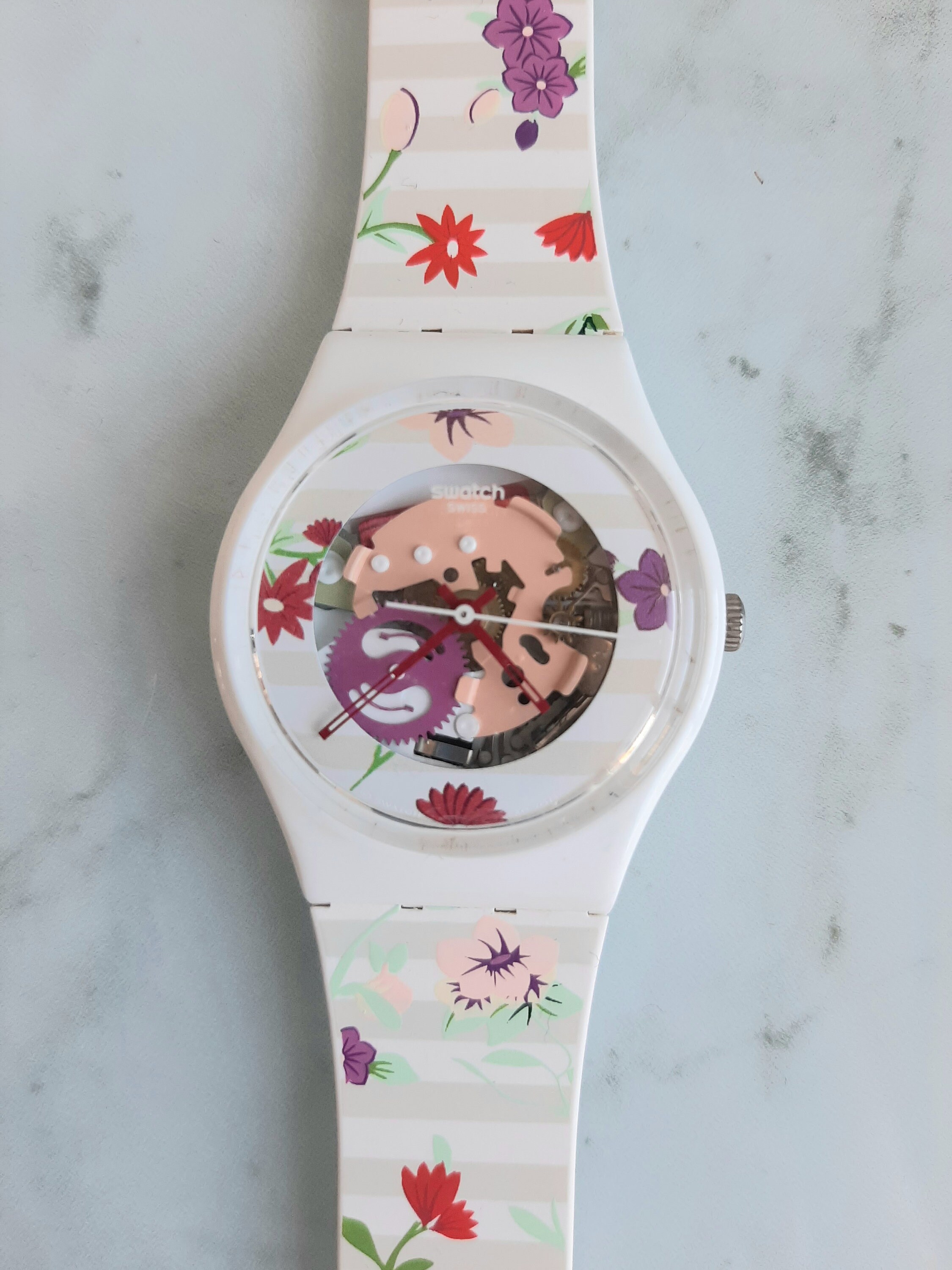 Swatch Watch  GZ290  BLOSSOMING LOVE Swatch GZ290 BLOSSOMING LOVE main image 4