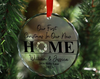 Personalisierte unser erstes Haus Weihnachtsglas Ornament - personalisiertes Einweihungsgeschenk - neues Haus Ornament - neues Haus Ornament