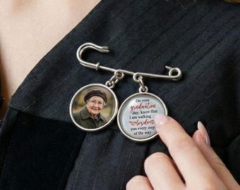 Personalized Photo Graduation Lapel Pin, Custom Memorial Photo Brooch, Graduate Class Of 2026 Gift, Sympathy Gift For Grad Daughter & Son