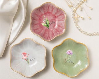 Personalized Birth Flower Jewelry Dish, Custom Trinket Dish For Her, Watercolor Flower Ring Holder, Bridesmaid Gift, Birthday Jewelry Tray