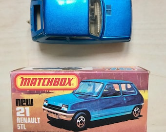 Une Renault STL n°21 Superfast Matchbox britannique en boîte et dans un bleu éclatant. Il s'agit d'un modèle assez rare et en excellent état. Années 1970.