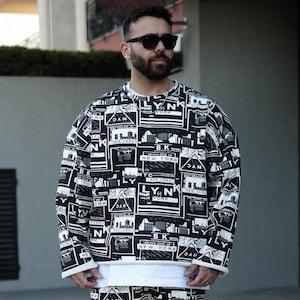 NYC Black and White Graphic Print Sweatshirt – Oversized Unisex Streetwear – Urban Style Crewneck -Sweatshirt For Men - Sweatshirt For Women