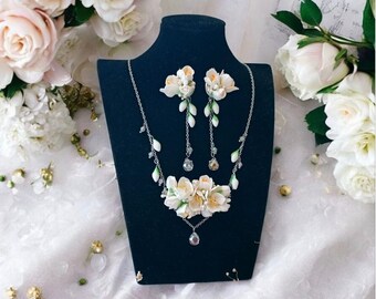 Necklaces and Pendants Jasmine, Pendants Jasmine, White Jasmine, Wedding Jewerly, Clay Jewelry, Women Gifts, Floral Jewelry, Flowers Jasmine
