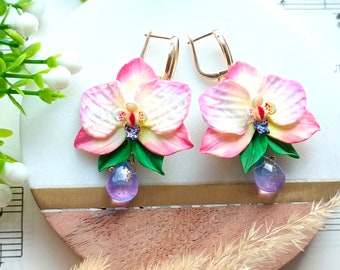 Roze orchideeoorbellen, tropische bloemen, paarse bloemen, hangoorbellen, orchideeënoorbellen, oorbellen grote bloemen, oorbellen orchideeënbloemen