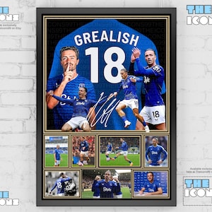 Könnte beinhalten: Gerahmtes Poster mit mehreren Bildern eines Fußballspielers in blauem Trikot. Das Poster enthält den Namen des Spielers, "GREALISH", und die Nummer "18". Die Bilder zeigen den Spieler in Aktion, mit einer Unterschrift und dem Text "THE ICONS".
