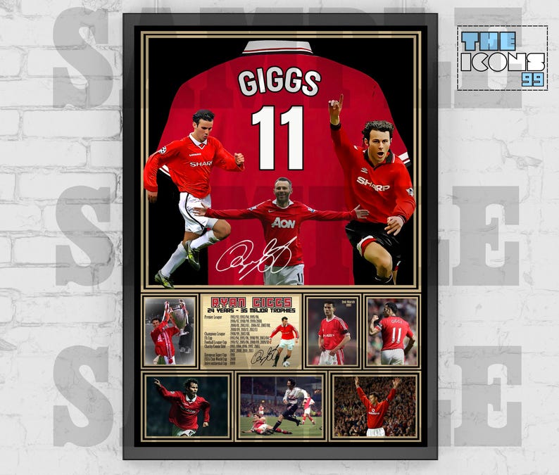 Op de afbeelding: Een ingelijste poster met een rood voetbaltenue met de naam "GIGGS" en het nummer "11" op de rug. De poster bevat ook foto's van Ryan Giggs in verschillende voetbalposes, samen met de tekst "Ryan Giggs 24 jaar - 35 grote trofee&euml;n".