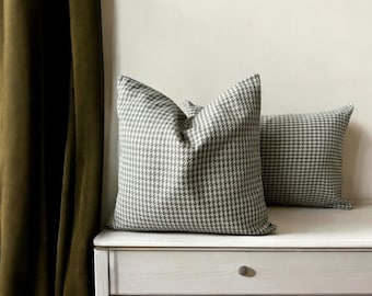 Linen Houndstooth Green & White Pillow Cover, Any Custom Size Linen Lumbar Cushion Cover, Farmhouse Living Room Pillow Case, Hidden Zipper