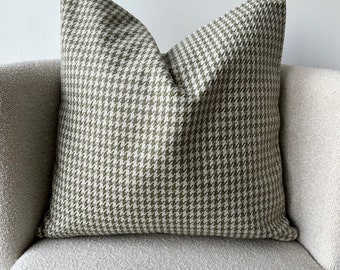 Houndstooth Green & White Linen Pillow Cover, All Sizes Linen Throw Pillow Case, Country House Decor, Concealed Zipper, 20x20, 22x22, 24x24