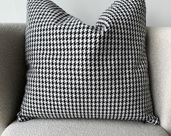 Linen Black & White Houndstooth Pattern Pillow Cover, Decorative Linen Cushion Cover, Country House Decor, Invisible Zipper, Euro Sham Cover