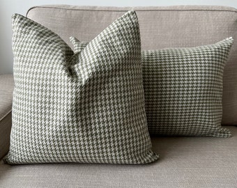 Linen Houndstooth Green & White Pillow Cover, Any Custom Size Linen Lumbar Cushion Cover, Farmhouse Living Room Pillow Case, Hidden Zipper