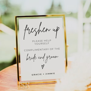 Wedding Bathroom Sign, Freshen Up Wedding Sign, Complimentary Wedding Sign, Modern Minimalist Wedding Sign, Wedding Reception Sign 5x7