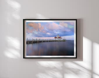 Impresión del atardecer en el faro de Roanoke Marshes: fotografía costera de Outer Banks