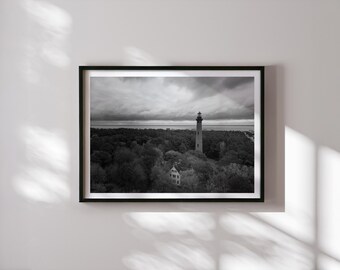 Póster de viaje del faro de Currituck en blanco y negro / Decoración del hogar de Outer Banks, arte mural costero de Carolina del Norte, foto de playa de OBX, sin marco