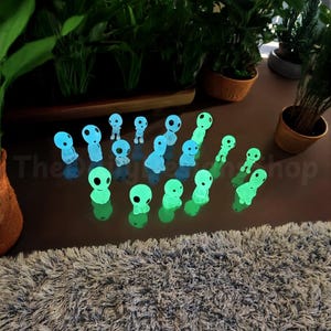 10 miniature di spiriti marshalliani fosforescenti - Decorazioni da giardino Kodama luminose, accessori per acquari, piccoli ornamenti per vasi da fiori