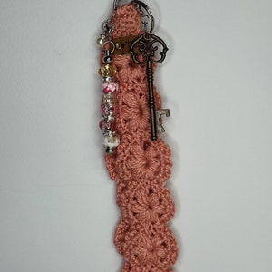 Wristlet keychain
