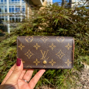 Louis Vuitton Wallet  Pre-Owned Lv Wallets For Women