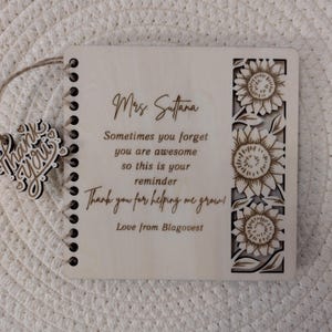 Carte de remerciement en bois pour professeur, cadeau de remerciement pour professeur gravé au laser, carte souvenir de fin d'année faite main, souvenir personnalisé pour professeur