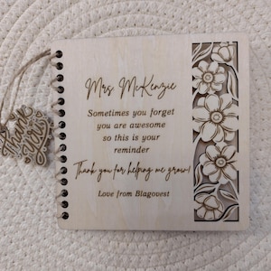 Carte de remerciement en bois pour professeur, cadeau de remerciement pour professeur gravé au laser, carte souvenir de fin d'année faite main, souvenir personnalisé pour professeur