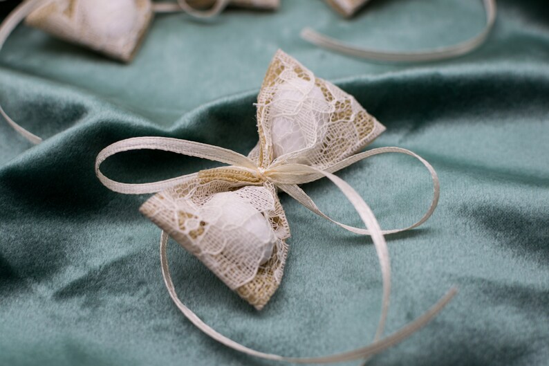 LACE WEDDING FAVORS Sugar Coated Almonds Bomboniere, Romantic Favors