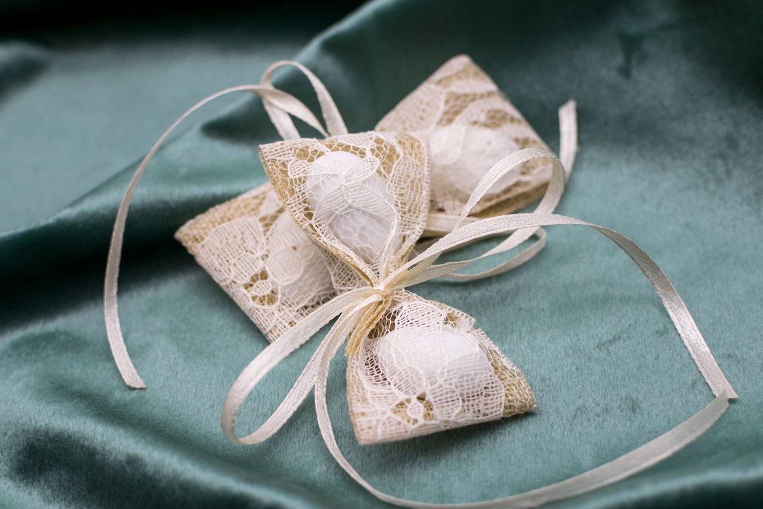 LACE WEDDING FAVORS Sugar Coated Almonds Bomboniere, Romantic Favors