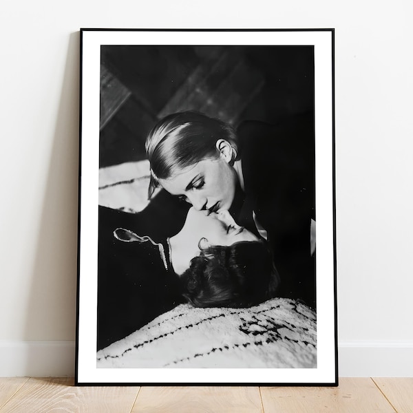 Retro photography of girls kissing, Vintage Lesbian Poster, Black and White Photo, Lesbian Art Print, WLW, Kiss Poster, Romantic, Sapphic