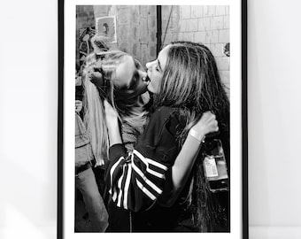Lesbian Poster, Black and White, Lesbian Art, Kiss Poster, Romantic Wall Art, WLW Art, Girls Kissing, Lesbian Couple Gift, Vintage Poster