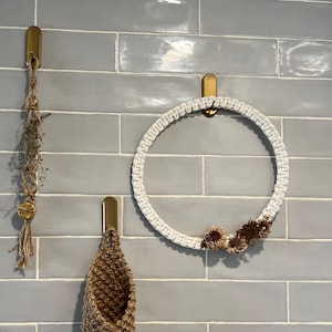 Handmade White Macrame Wreath with Dried Flowers – Boho Wall & Door Decor | Natural Fiber Home Decor | Rustic and Elegant Wreath