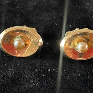 Vintage Gold Tone Cufflinks with Gray Pearls