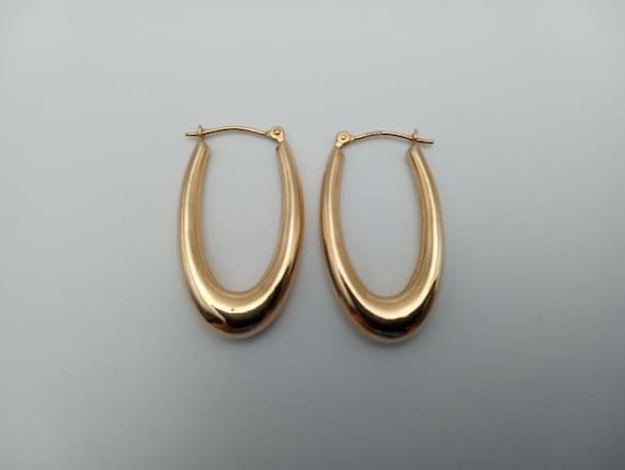 Beautiful 14kt Gold Hoop Earrings - image 1