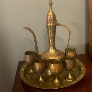 Vintage Brass Dallah Coffee Set with 6 Goblets & Tray – Hand-Etched Middle Eastern Arabic Tea Service – Boho Home Bar Decor