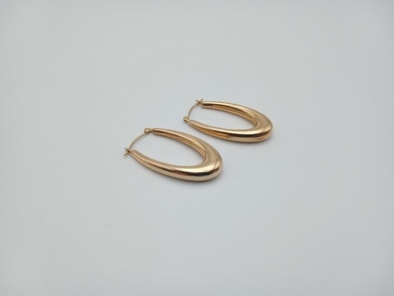 Beautiful 14kt Gold Hoop Earrings - image 2
