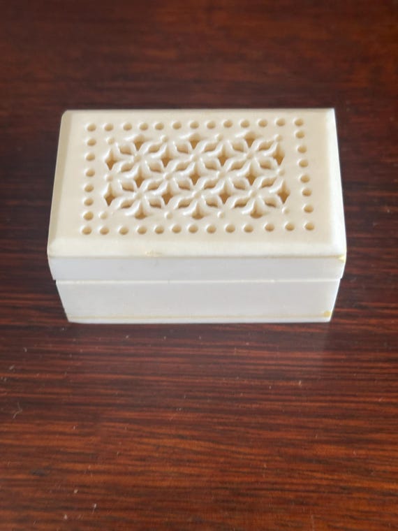 Lovely Vintage Carves Stone Ring Box - Lidded Jewelry / Ring Box