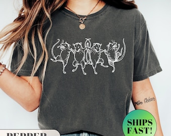 Tanzende Ratten Shirt, Mittelalterliches Ratten König T-Shirt, Goblincore Ästhetik, Lustiges Haustier Ratte Geschenk, Dunkles Cottagecore Top, Komfort Farben Tshirt, Weirdcore