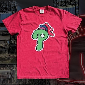 Phanatics P T-Shirt