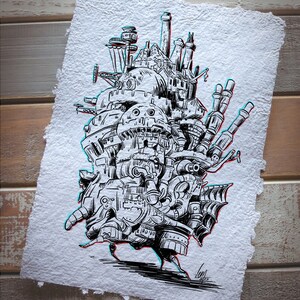Peut inclure: Illustration en noir et blanc d'une structure mécanique complexe, peut-être un château mobile, avec des effets anaglyphes 3D rouges et cyan. L'œuvre est sur du papier texturé blanc cassé, suggérant une impression artisanale.