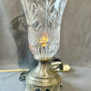 Lampa huraganowa Shannon Crystal Electric ~ Vintage by Godinger ~ 12 3/4" wysokości ~ Wzór ananasa
