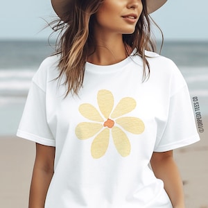 Watercolor Daisy Flower Shirt, Women's Wildflower Tee