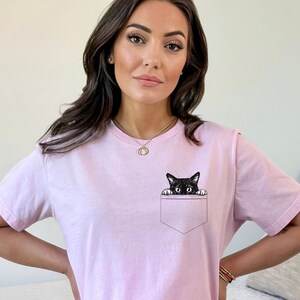 Cute Cat Shirt Cat in pocket Tee Gift for Cat Lovers Cat Owner Gift Mom Faux Pocket Tee Kitten T-Shirt Funny Cat Tshirt