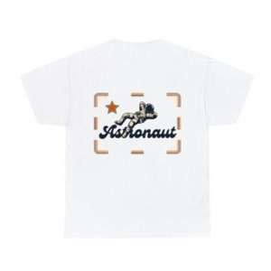 レトロ宇宙飛行士ユニセックスコットンTシャツ | レトロTシャツ | 宇宙飛行士Tシャツ | レトロフィット | 宇宙 | ヴィンテージデザイン