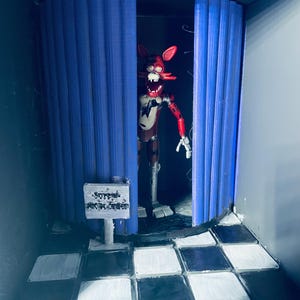 Five Nights at Freddy’s Pirate’s Cove Foxy diorama