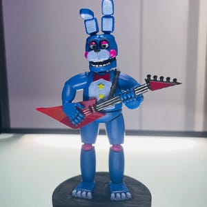Five Nights at Freddy’s 6, Rockstar Bonnie figure