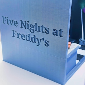 Diorama de caja de música con marioneta LED de Five Nights at Freddy’s 2 imagen 2