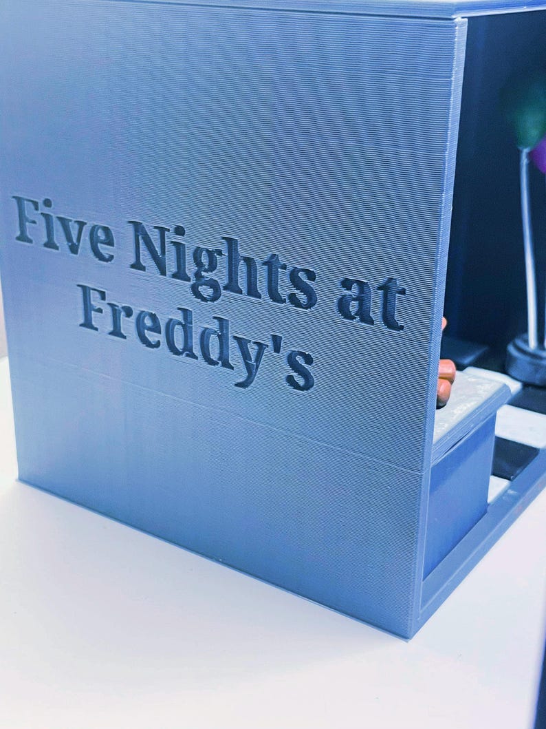 Diorama de caja de música con marioneta LED de Five Nights at Freddy’s 2 imagen 2