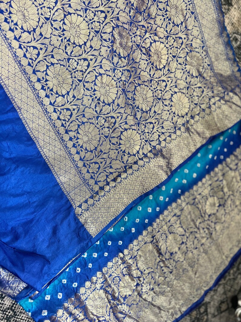 Women Party Wear Bandhani Printed Dola Silk Saree With Un Stitched Blouse