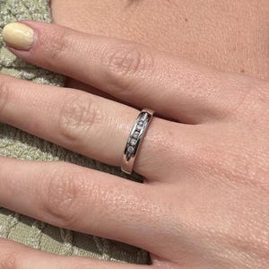14k White Gold 5 Diamond Band