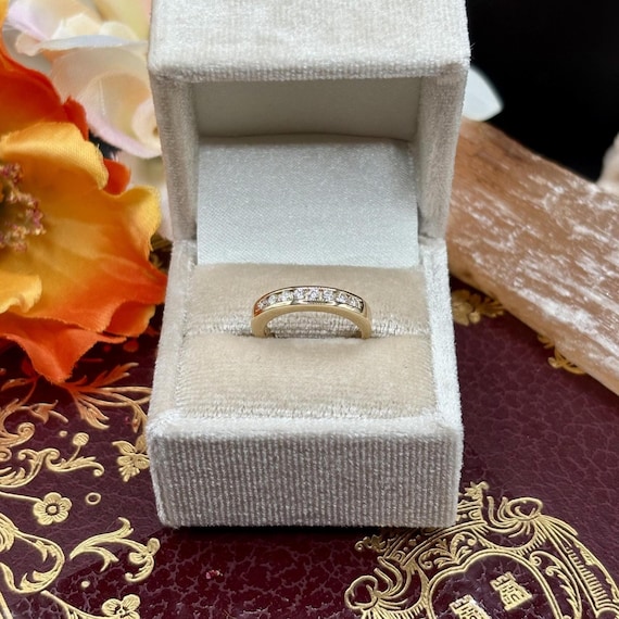 14k Yellow Gold Diamond Band